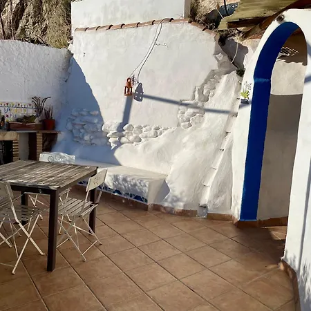 Casa Cueva Muntasal 롯지 *
